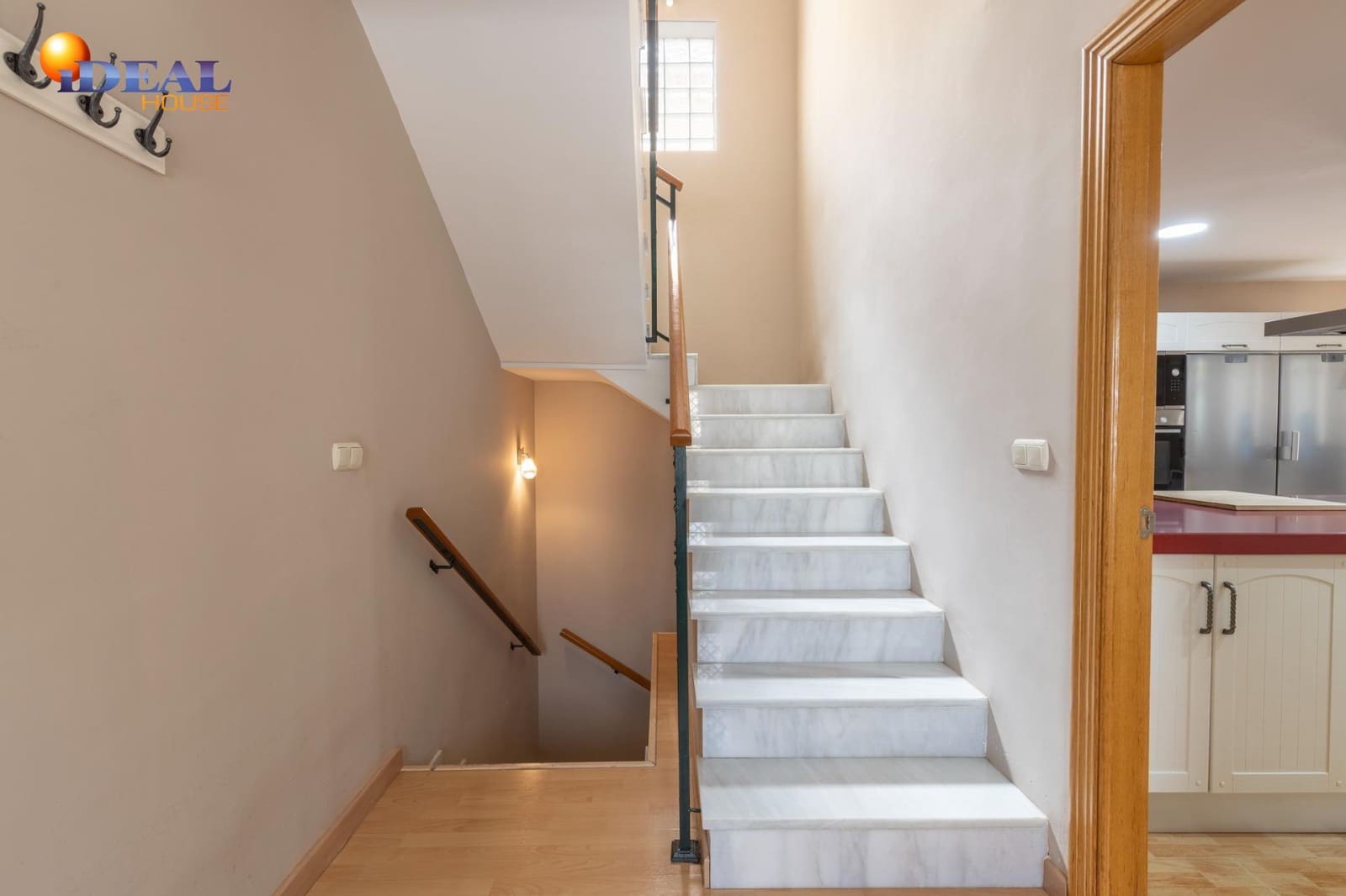 Chalet de 4 habitaciones en Albolote en venta con garaje - 309.000 € (Ref: 9516033)