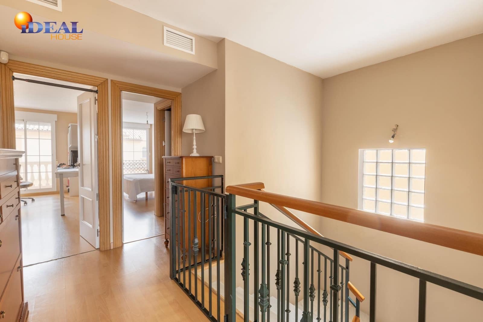 Chalet de 4 habitaciones en Albolote en venta con garaje - 309.000 € (Ref: 9516033)