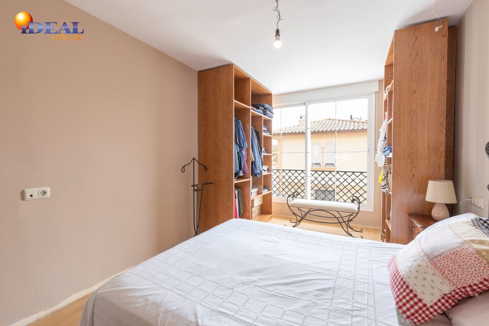 Chalet de 4 habitaciones en Albolote en venta con garaje - 309.000 € (Ref: 9516033)