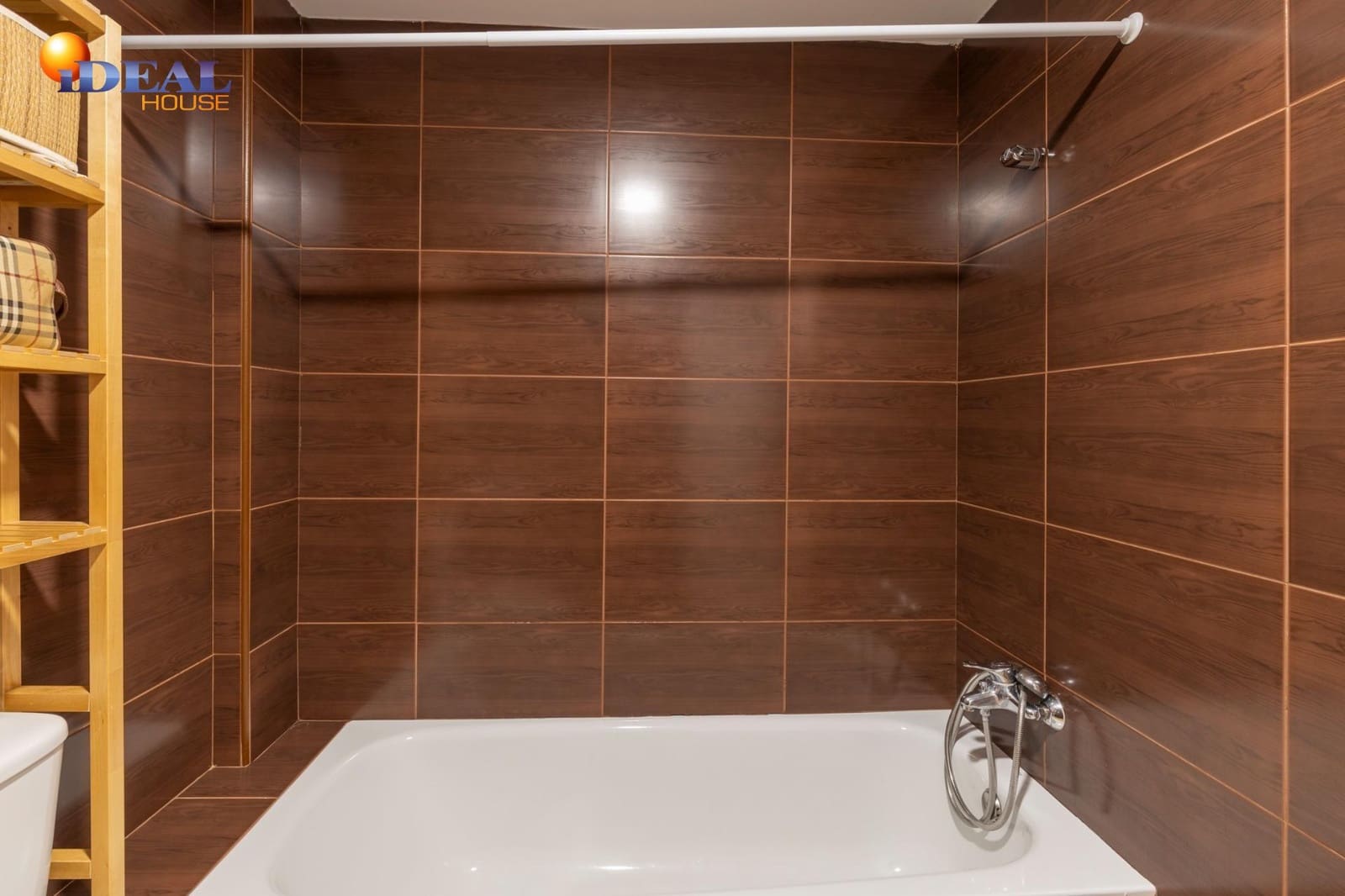 Chalet de 4 habitaciones en Albolote en venta con garaje - 309.000 € (Ref: 9516033)