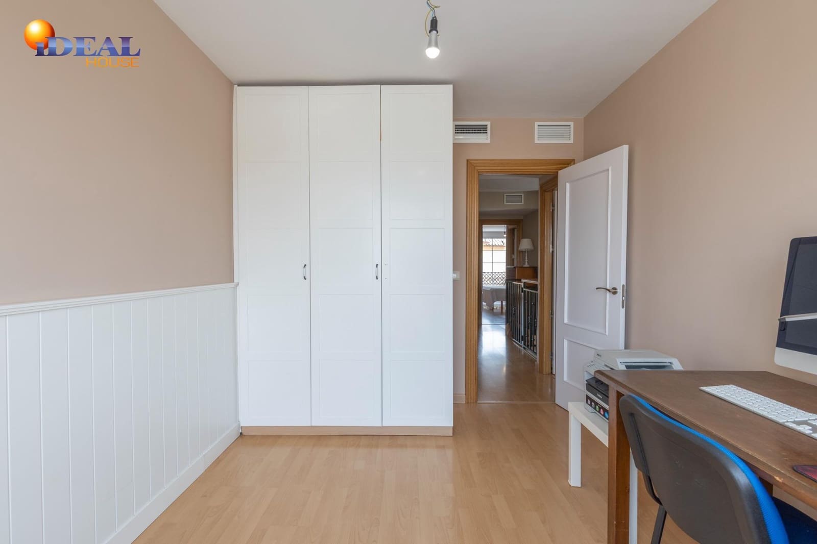 Chalet de 4 habitaciones en Albolote en venta con garaje - 309.000 € (Ref: 9516033)