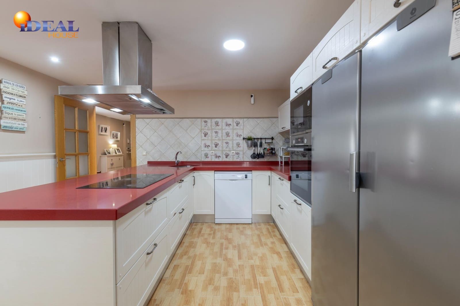 Chalet de 4 habitaciones en Albolote en venta con garaje - 309.000 € (Ref: 9516033)