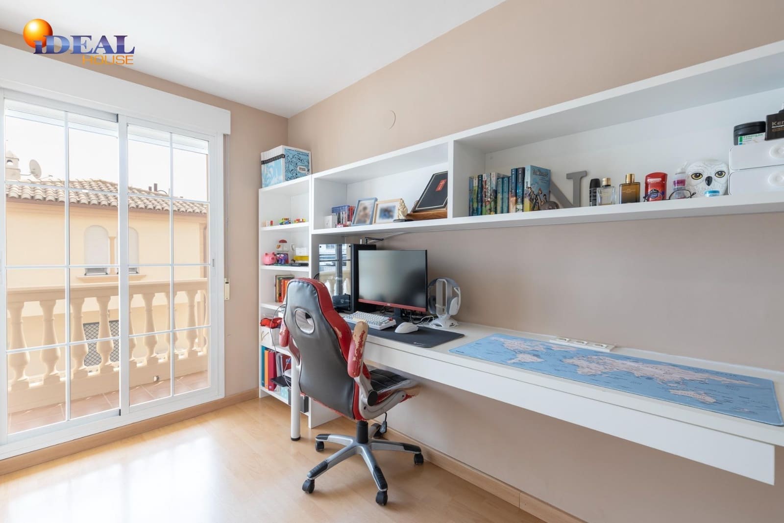 Chalet de 4 habitaciones en Albolote en venta con garaje - 309.000 € (Ref: 9516033)