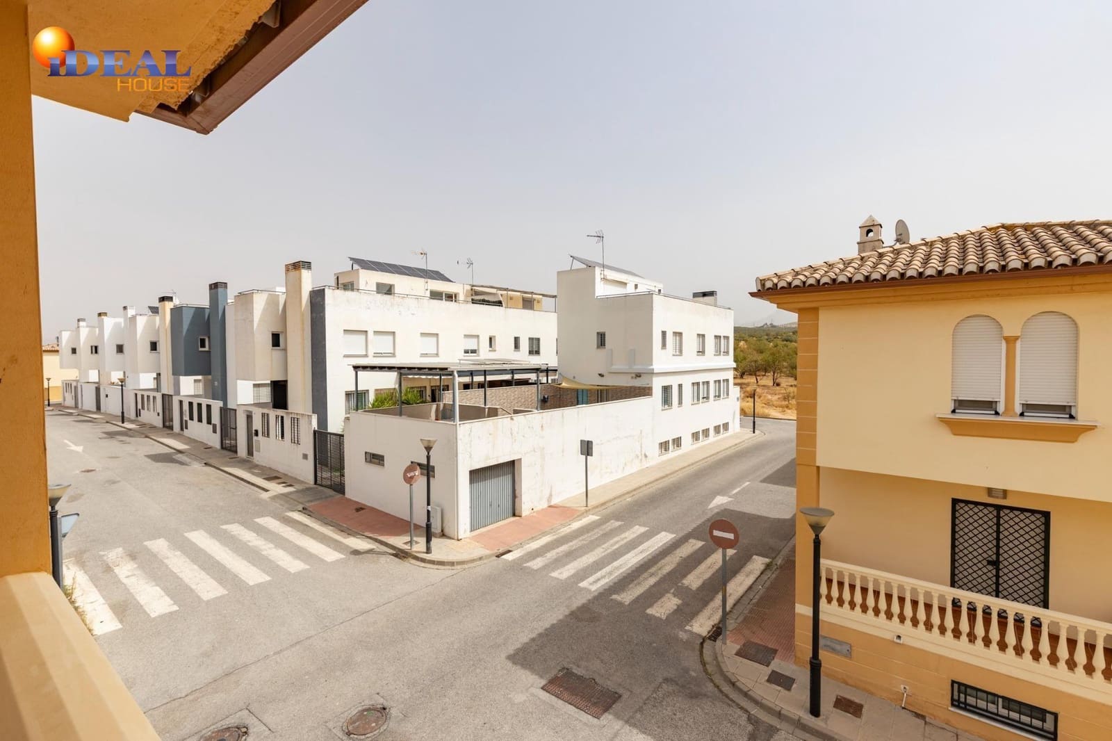 Chalet de 4 habitaciones en Albolote en venta con garaje - 309.000 € (Ref: 9516033)