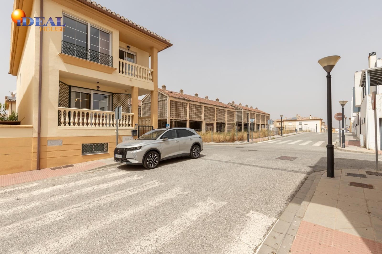 Chalet de 4 habitaciones en Albolote en venta con garaje - 309.000 € (Ref: 9516033)