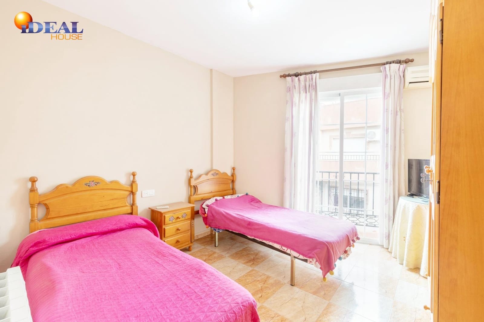 2 slaapkamer Flat te koop in Peligros - € 129.900 (Ref: 9516034)