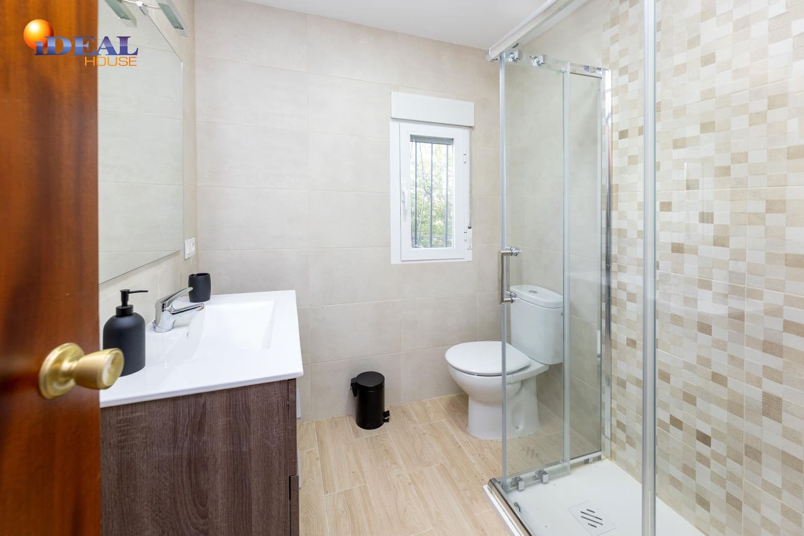 3 chambre Finca/Maison de Campagne à vendre à Otura avec piscine garage - 280 000 € (Ref: 9524238)