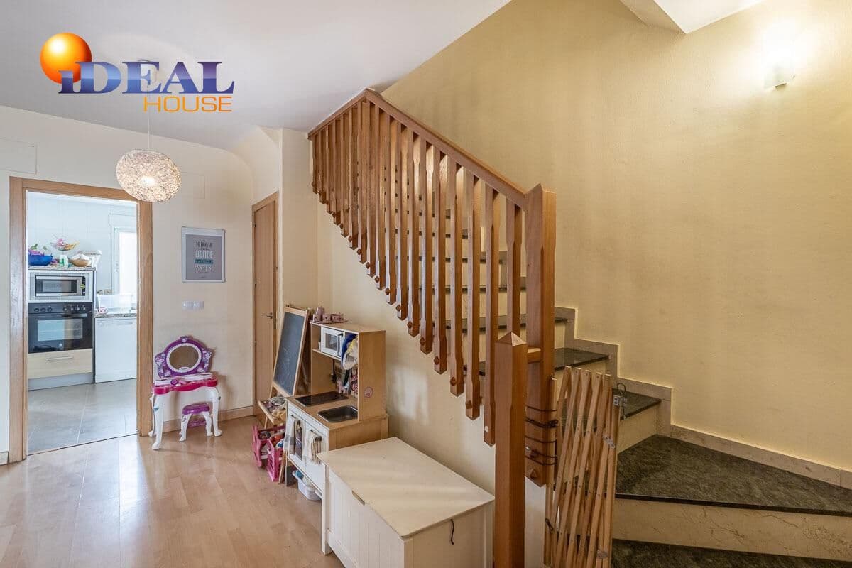 3 soverom Rekkehus til salgs i Churriana de la Vega med garasje - € 269 000 (Ref: 9524239)