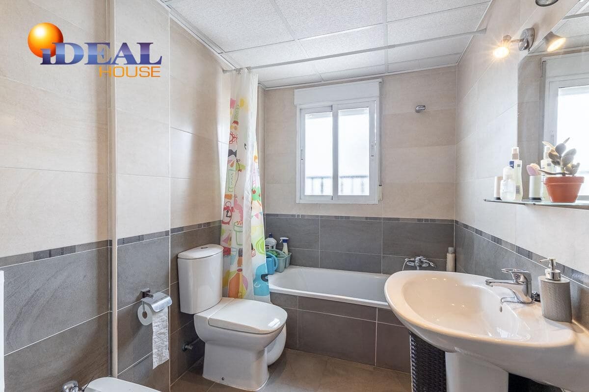 3 soverom Rekkehus til salgs i Churriana de la Vega med garasje - € 269 000 (Ref: 9524239)