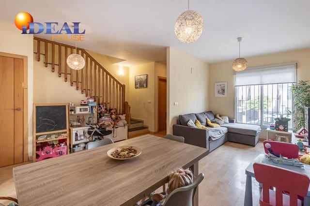 3 soveværelse Rækkehus til salg i Churriana de la Vega med garage - € 269.000 (Ref: 9524239)