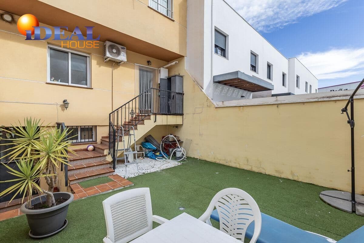 3 soverom Rekkehus til salgs i Churriana de la Vega med garasje - € 269 000 (Ref: 9524239)