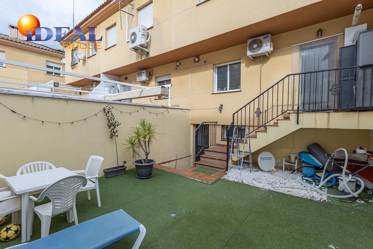 3 soverom Rekkehus til salgs i Churriana de la Vega med garasje - € 269 000 (Ref: 9524239)