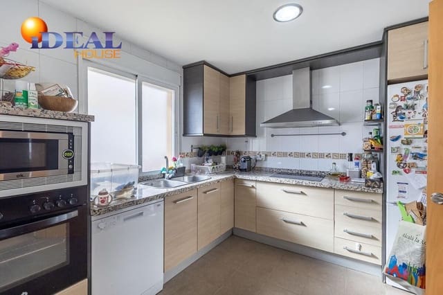 3 soveværelse Rækkehus til salg i Churriana de la Vega med garage - € 269.000 (Ref: 9524239)