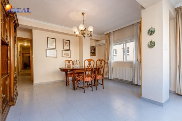 5 sovrum Lägenhet till salu i Granada stad - 325 000 € (Ref: 9530455)