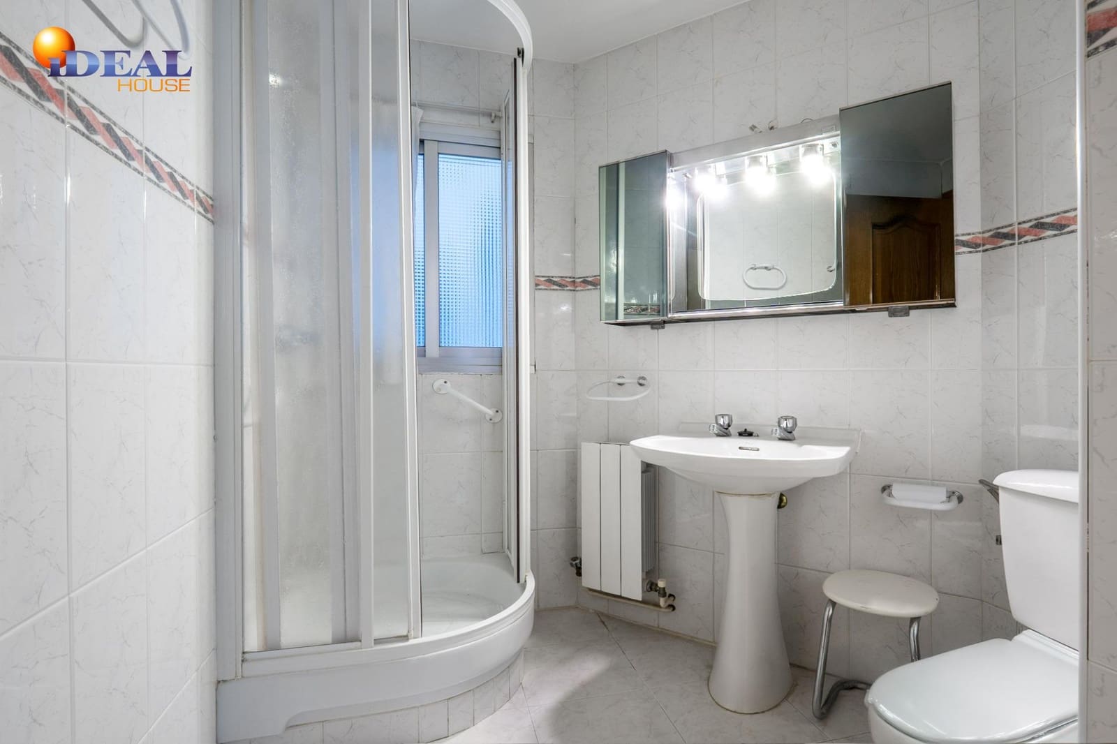 5 sovrum Lägenhet till salu i Granada stad - 325 000 € (Ref: 9530455)