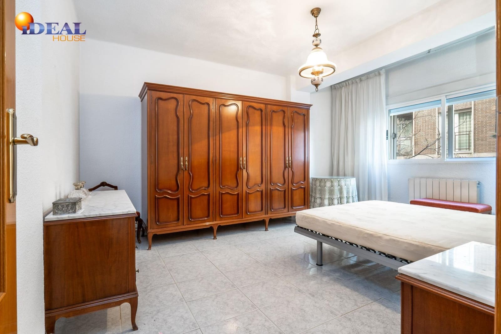 5 sovrum Lägenhet till salu i Granada stad - 325 000 € (Ref: 9530455)