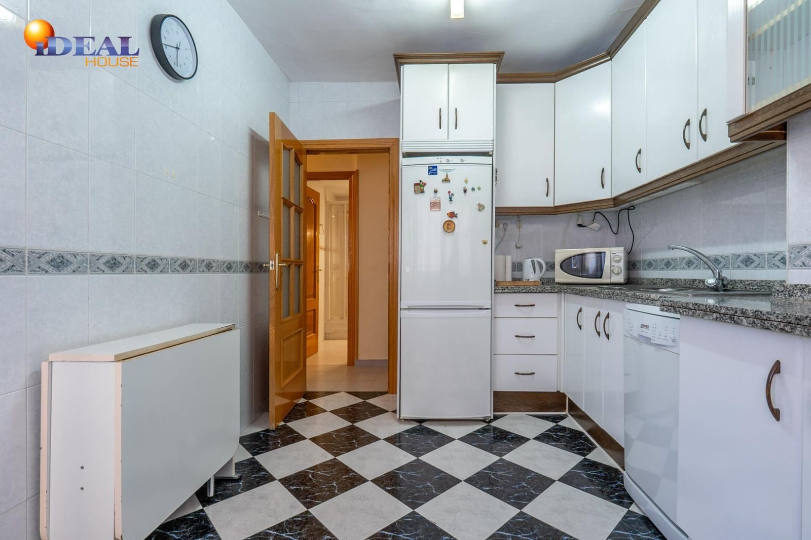 5 sovrum Lägenhet till salu i Granada stad - 325 000 € (Ref: 9530455)