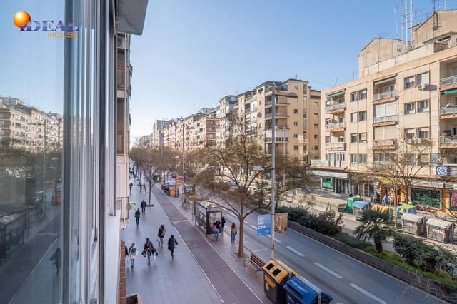 5 sovrum Lägenhet till salu i Granada stad - 325 000 € (Ref: 9530455)