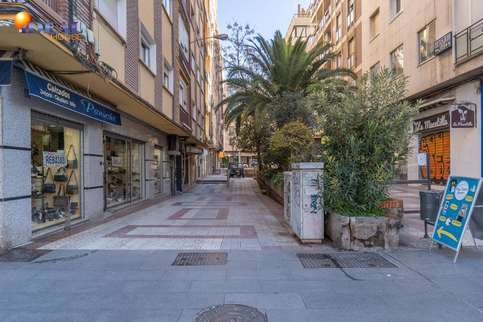 5 sovrum Lägenhet till salu i Granada stad - 325 000 € (Ref: 9530455)