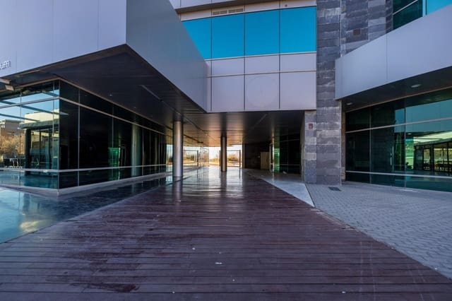 Kontor till salu i Figares, Granada stad med garage - 239 000 € (Ref: 9530459)