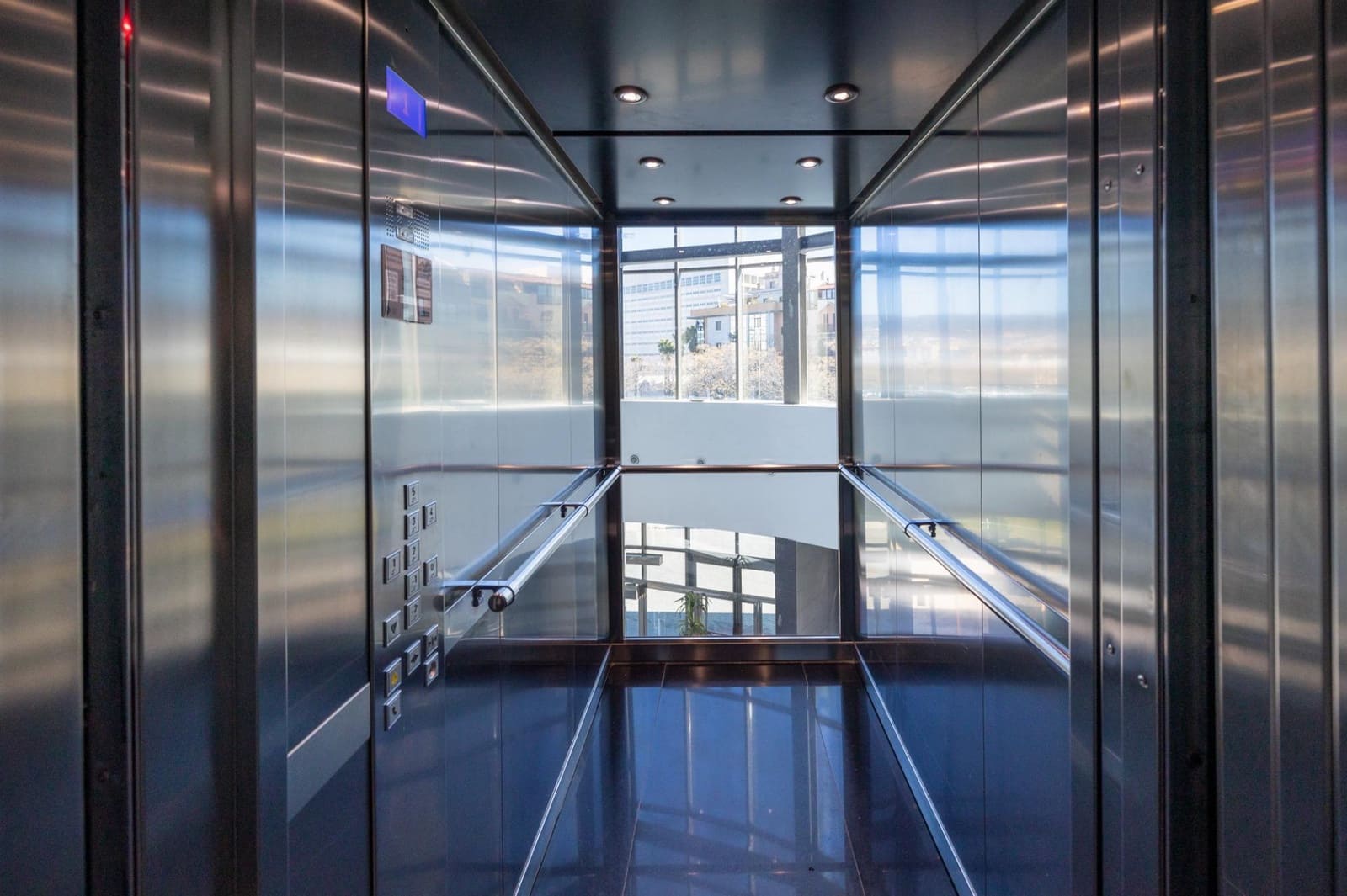 Ufficio in vendita in Granada citta con garage - 239.000 € (Rif: 9530459)