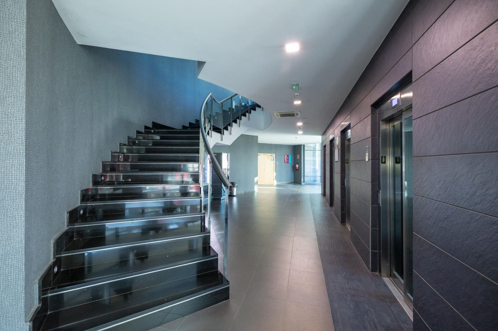 Ufficio in vendita in Granada citta con garage - 239.000 € (Rif: 9530459)