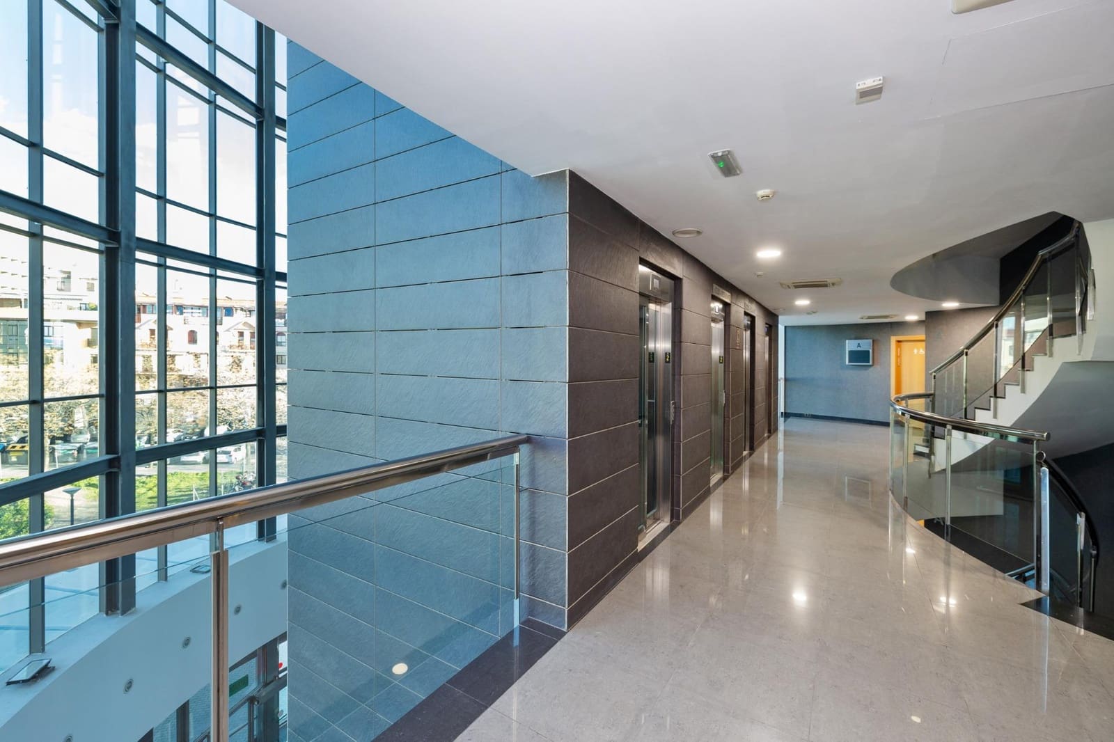 Ufficio in vendita in Granada citta con garage - 239.000 € (Rif: 9530459)