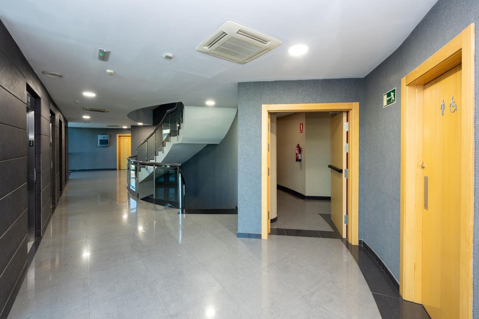 Ufficio in vendita in Granada citta con garage - 239.000 € (Rif: 9530459)