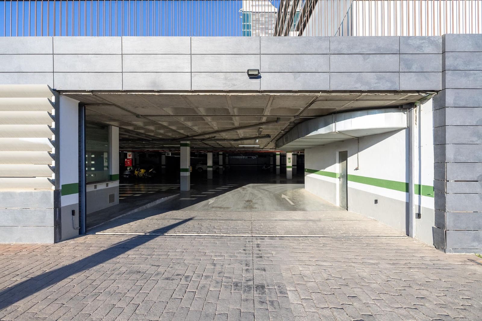 Ufficio in vendita in Granada citta con garage - 239.000 € (Rif: 9530459)