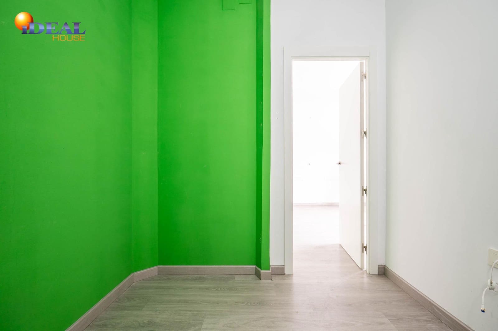 3 soverom Kommersiell til salgs i Granada by - € 120 000 (Ref: 9530460)