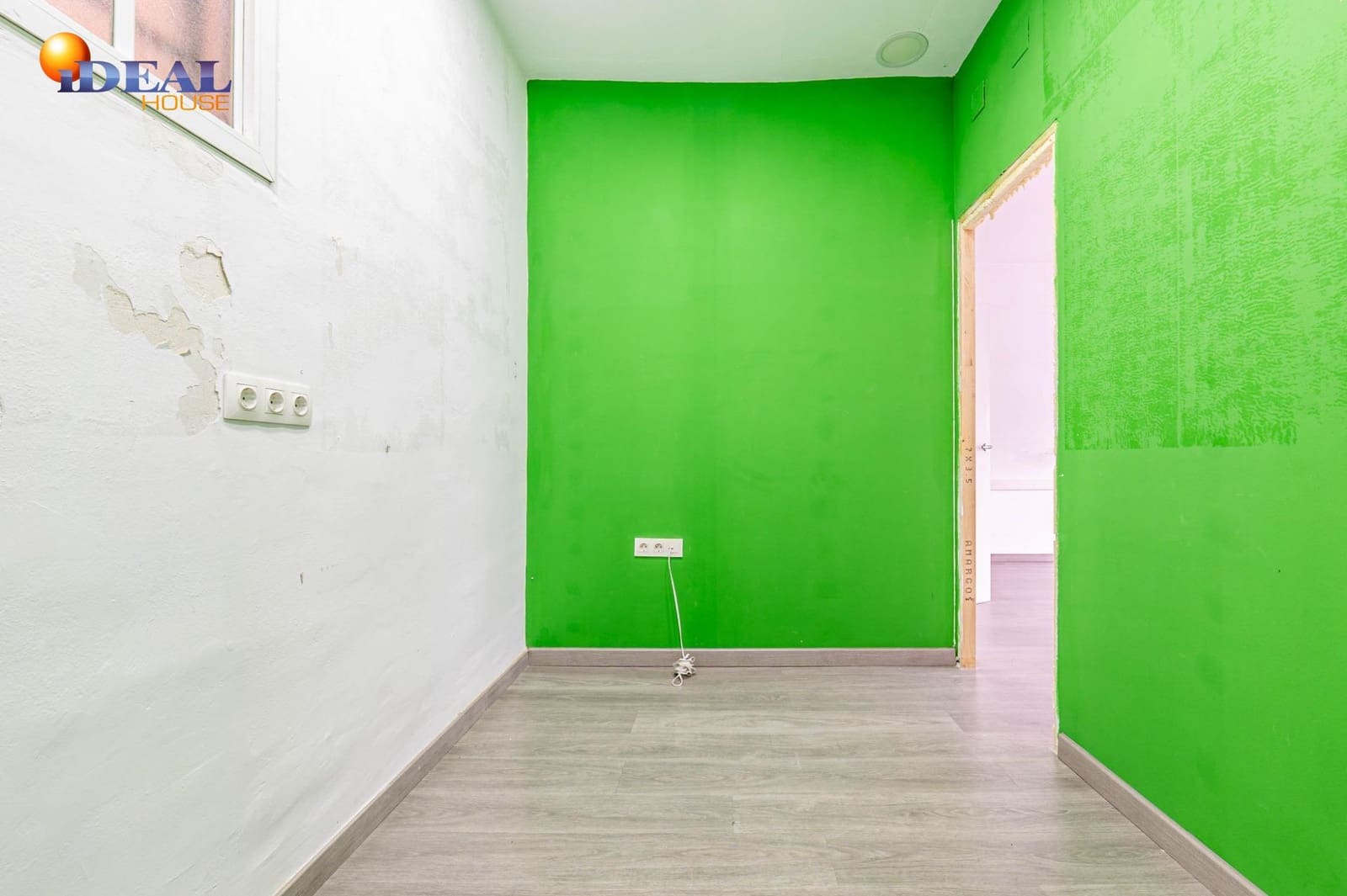 3 soverom Kommersiell til salgs i Granada by - € 120 000 (Ref: 9530460)