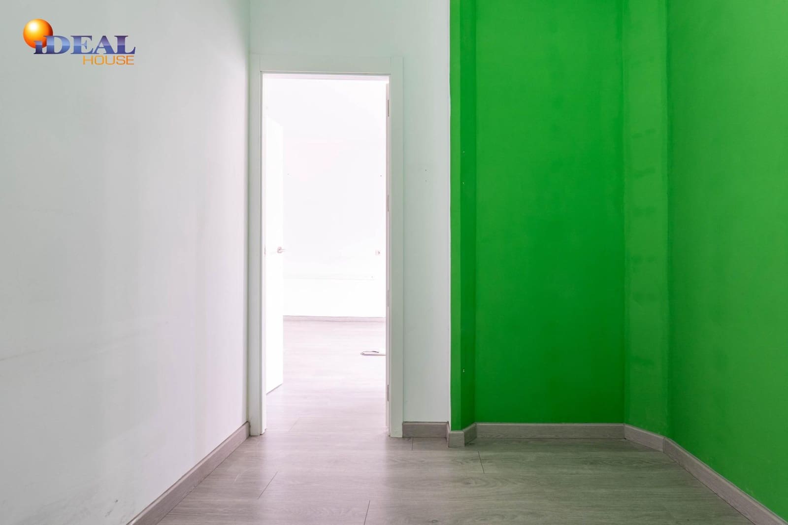 3 soverom Kommersiell til salgs i Granada by - € 120 000 (Ref: 9530460)