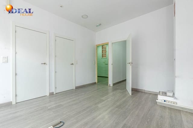 3 soverom Kommersiell til salgs i Granada by - € 120 000 (Ref: 9530460)