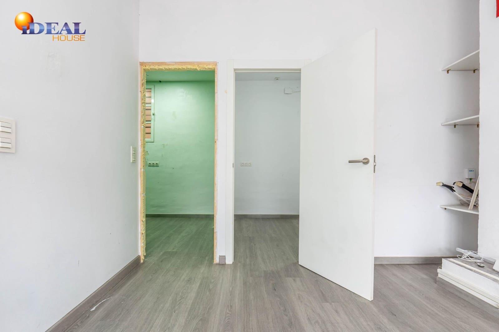 3 soverom Kommersiell til salgs i Granada by - € 120 000 (Ref: 9530460)