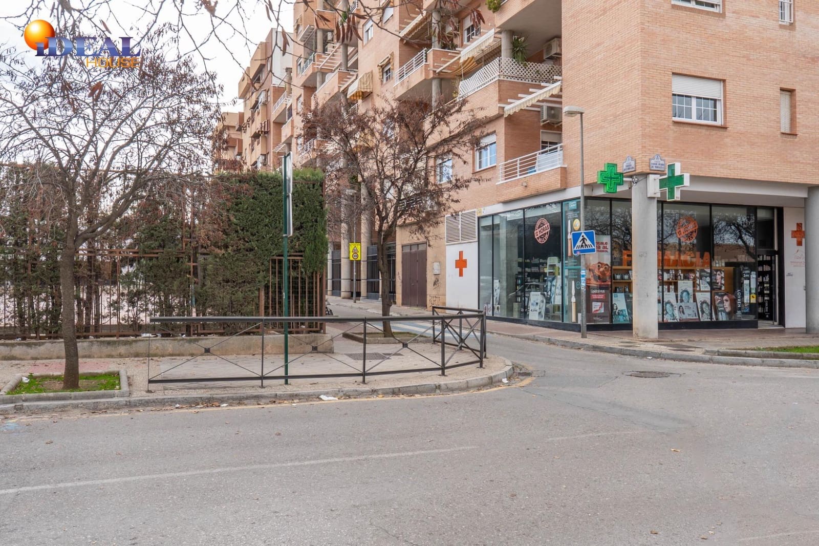 3 soverom Kommersiell til salgs i Granada by - € 120 000 (Ref: 9530460)