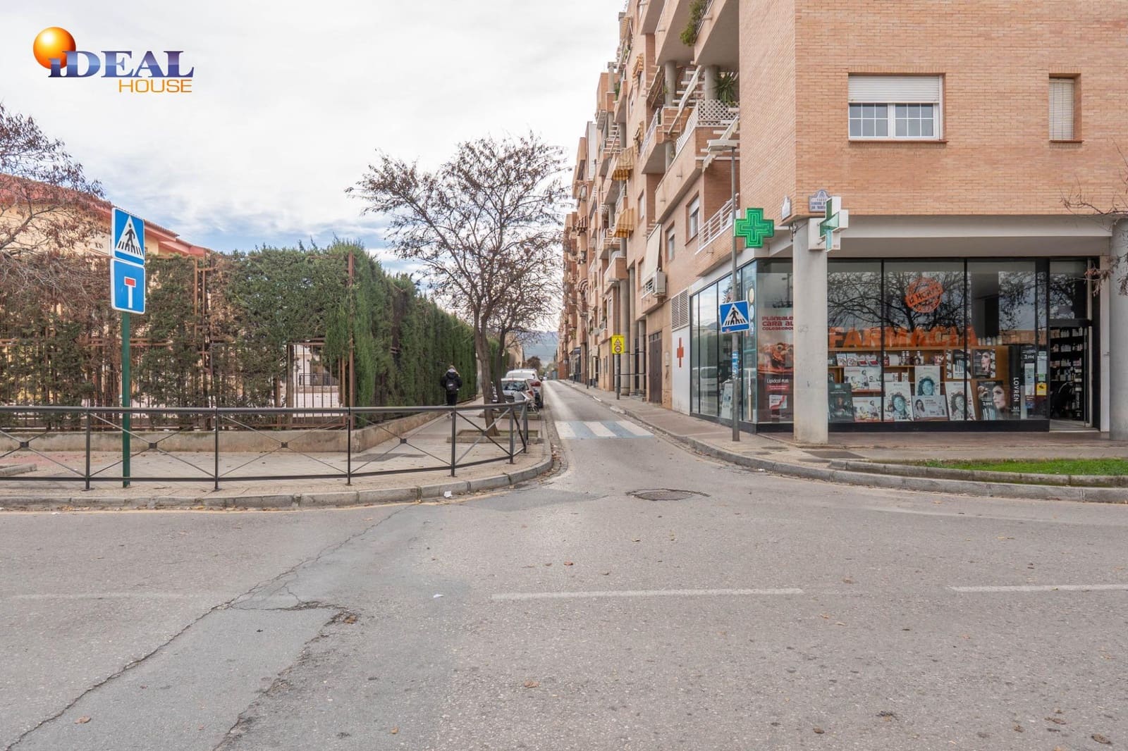 3 soverom Kommersiell til salgs i Granada by - € 120 000 (Ref: 9530460)