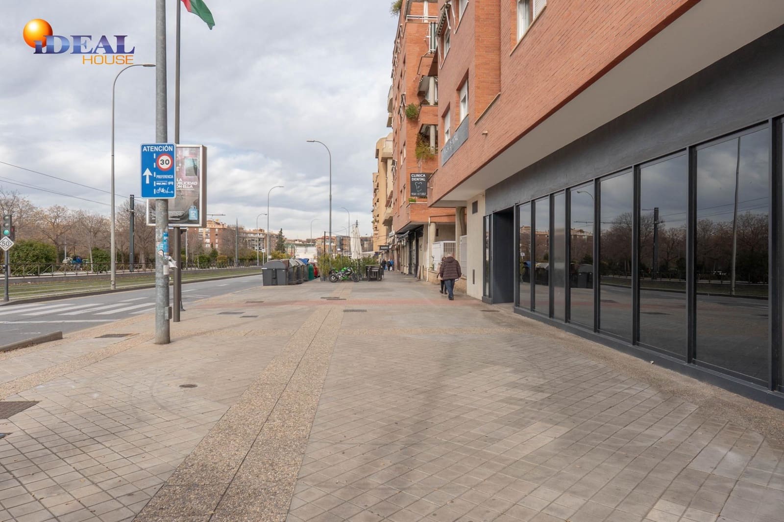 3 soverom Kommersiell til salgs i Granada by - € 120 000 (Ref: 9530460)