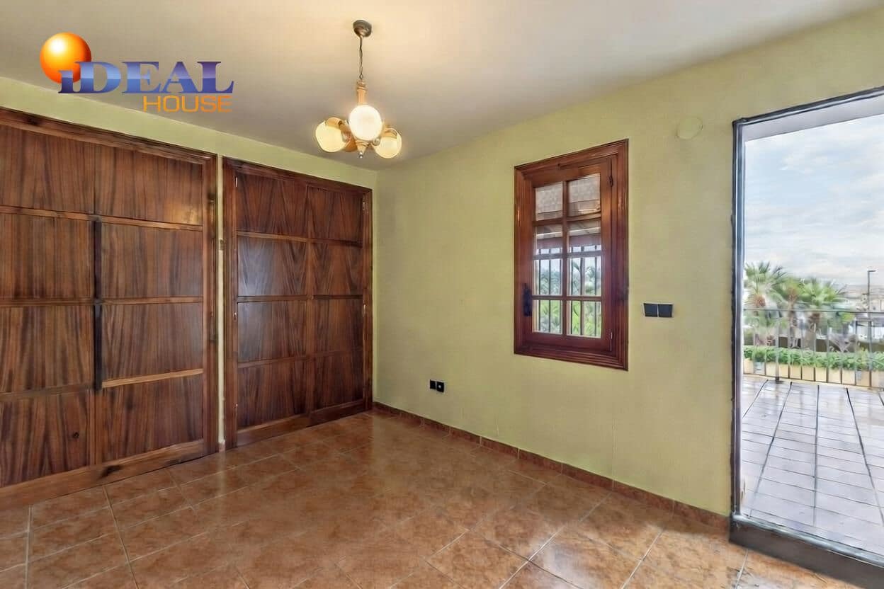 5 bedroom Villa for sale in Gojar with pool garage - € 375,000 (Ref: 9533657)