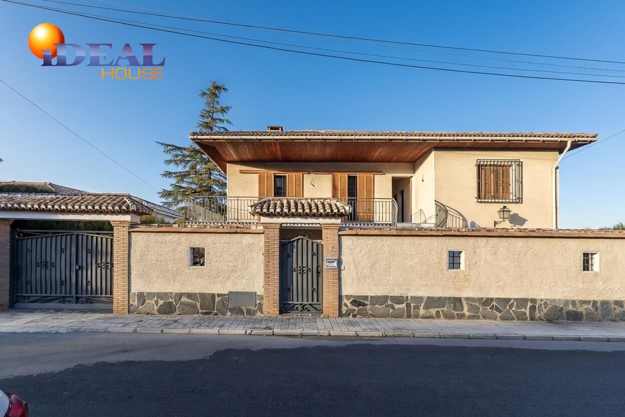 5 bedroom Villa for sale in Gojar with pool garage - € 375,000 (Ref: 9533657)