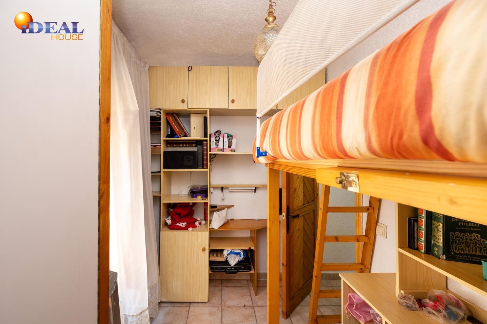 3 soveværelse Rækkehus til salg i Granada by - € 210.000 (Ref: 9535874)