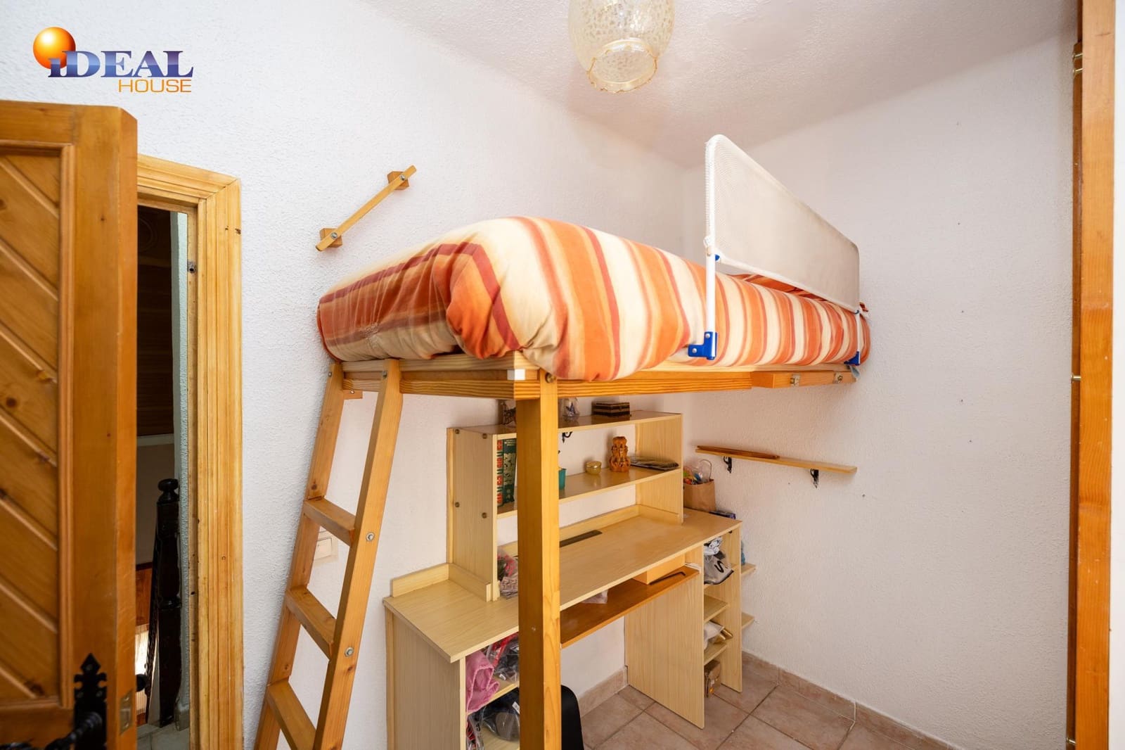 3 soveværelse Rækkehus til salg i Granada by - € 210.000 (Ref: 9535874)