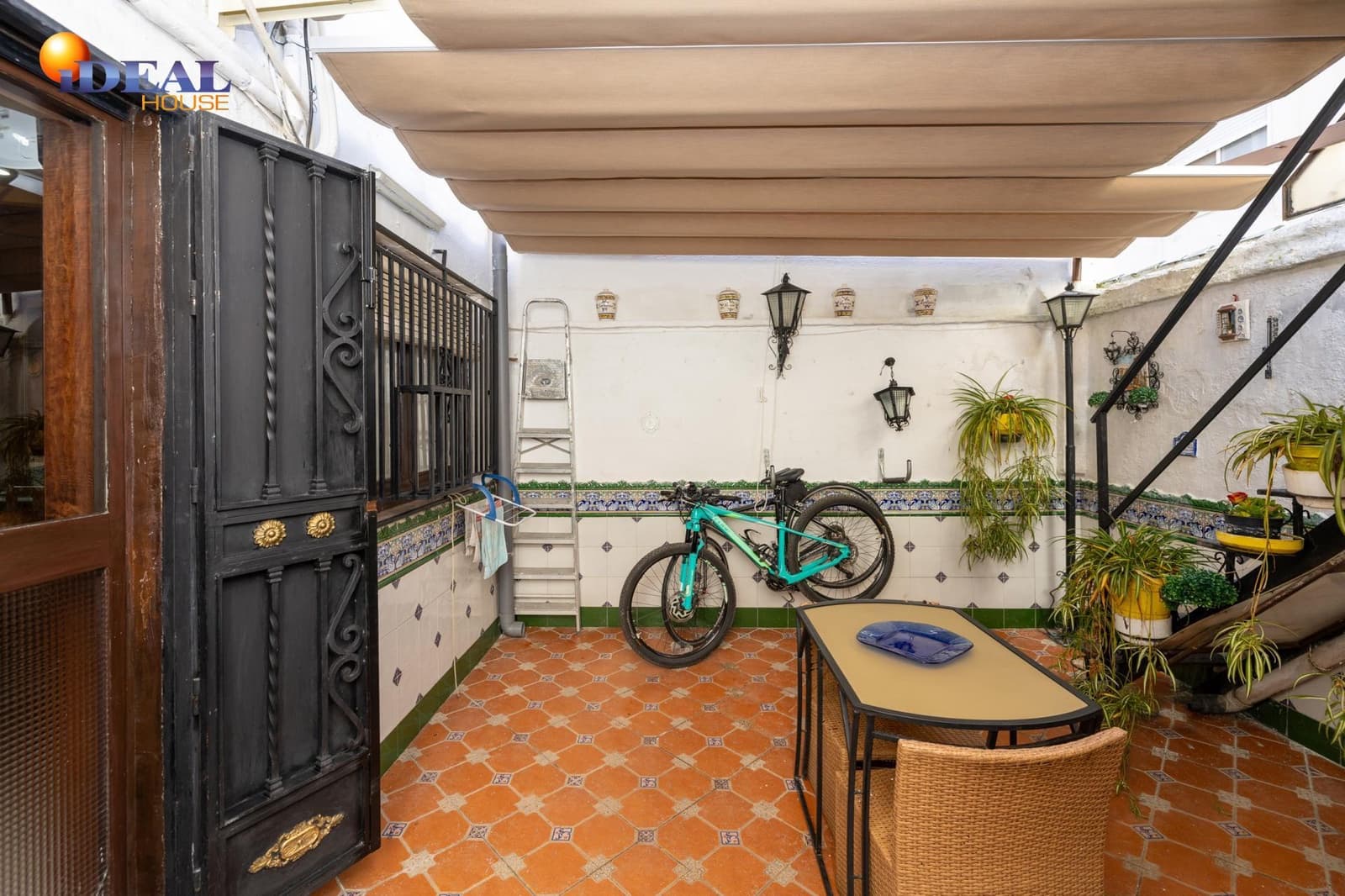 3 soveværelse Rækkehus til salg i Granada by - € 210.000 (Ref: 9535874)