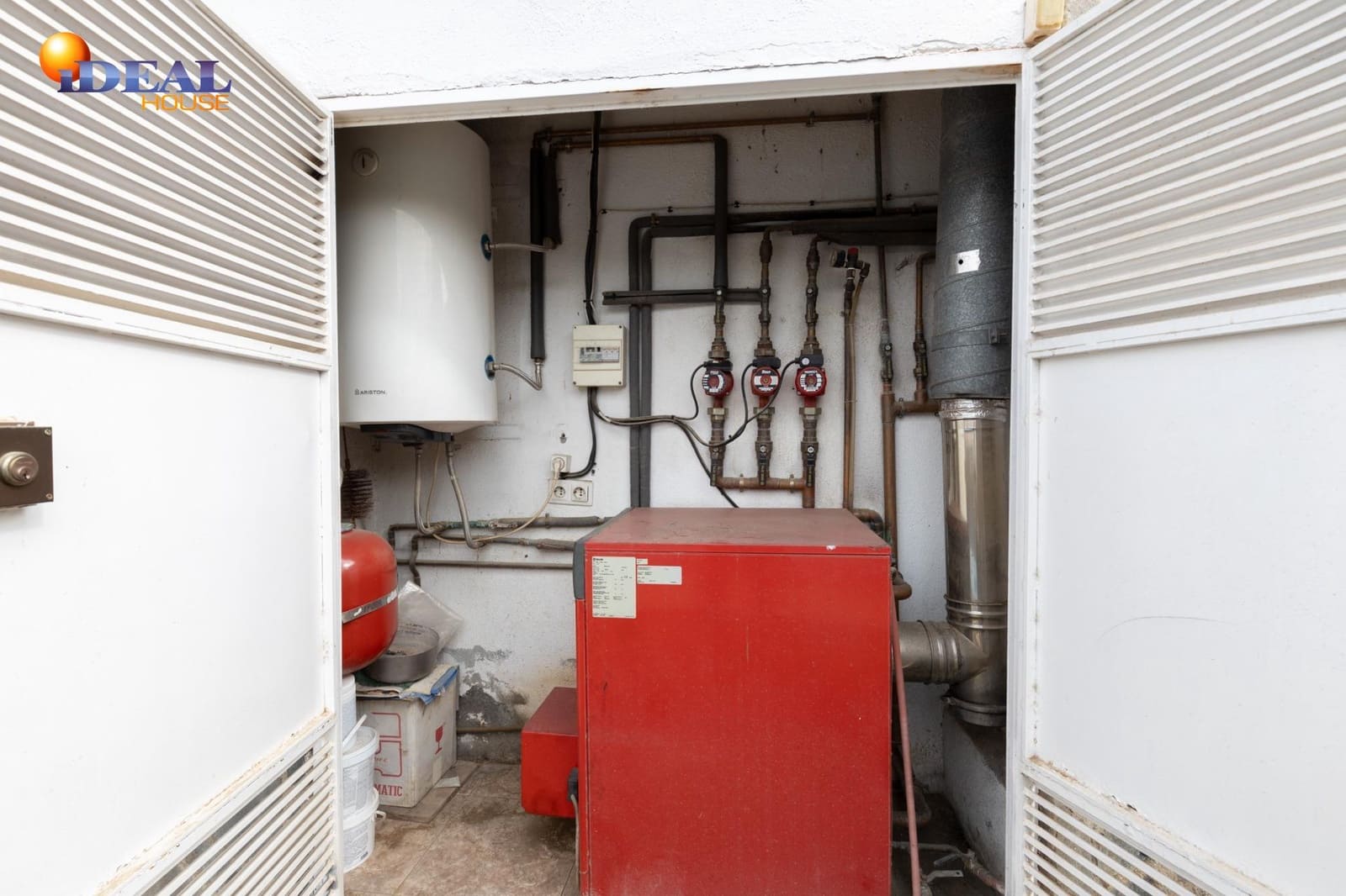 6 soveværelse Villa til salg i Otura med swimmingpool garage - € 540.000 (Ref: 9535875)