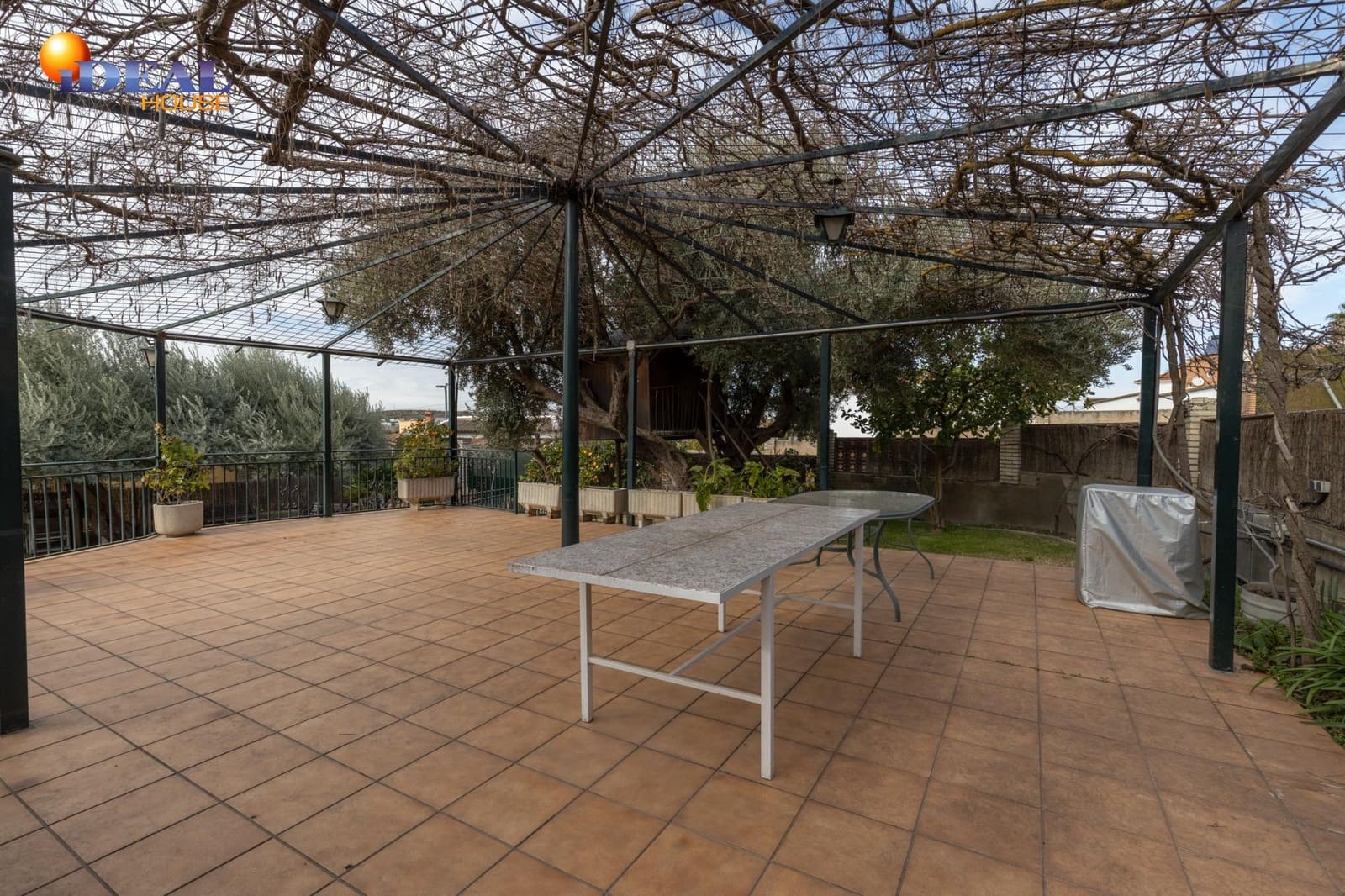 6 soveværelse Villa til salg i Otura med swimmingpool garage - € 540.000 (Ref: 9535875)