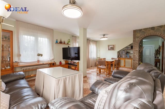 6 soverom Villa til salgs i Otura med svømmebasseng garasje - € 540 000 (Ref: 9535875)