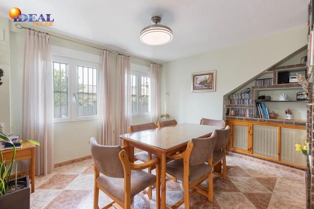 6 soverom Villa til salgs i Otura med svømmebasseng garasje - € 540 000 (Ref: 9535875)