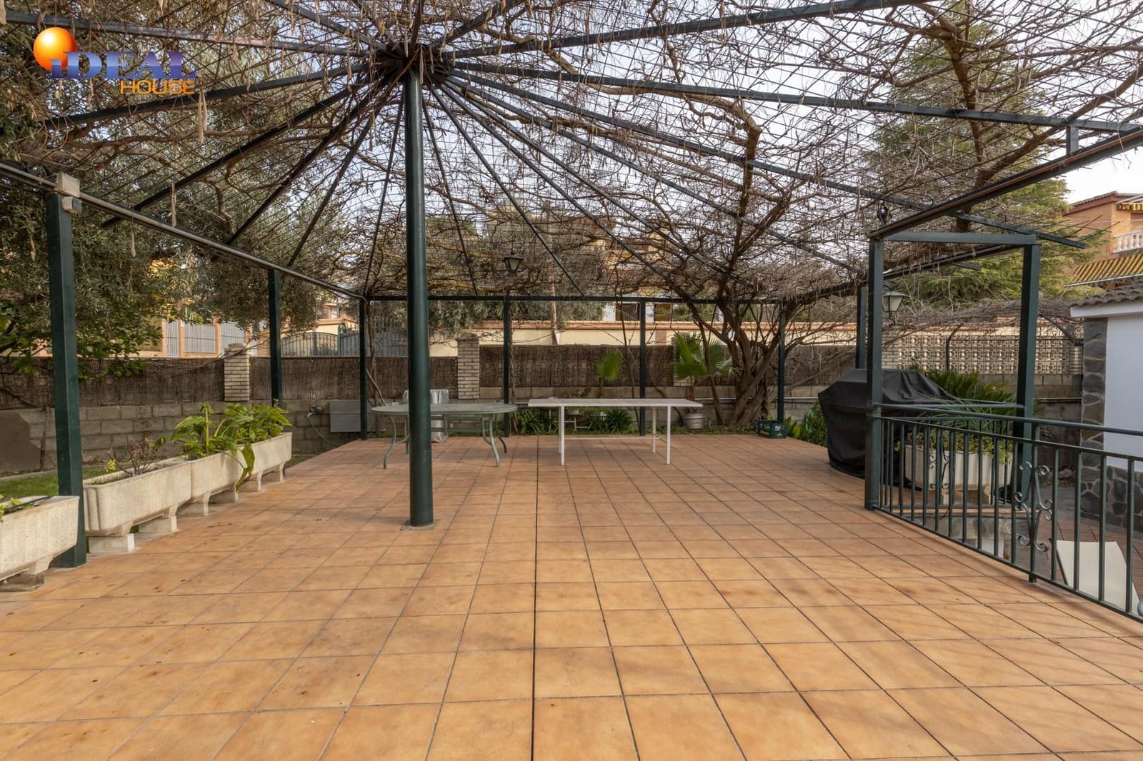 6 soveværelse Villa til salg i Otura med swimmingpool garage - € 540.000 (Ref: 9535875)