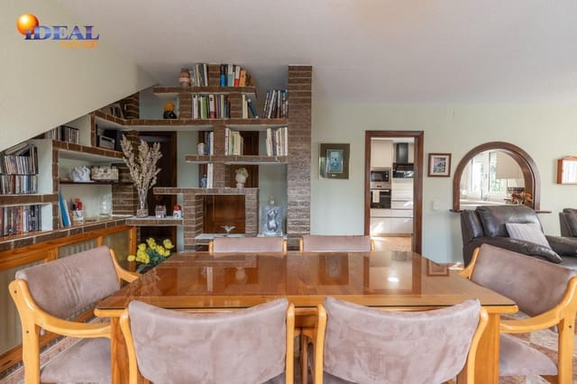 6 soverom Villa til salgs i Otura med svømmebasseng garasje - € 540 000 (Ref: 9535875)