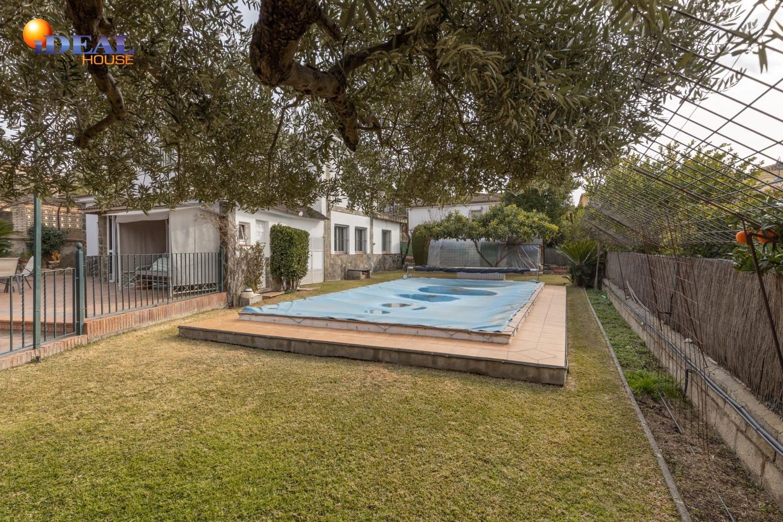 6 soveværelse Villa til salg i Otura med swimmingpool garage - € 540.000 (Ref: 9535875)