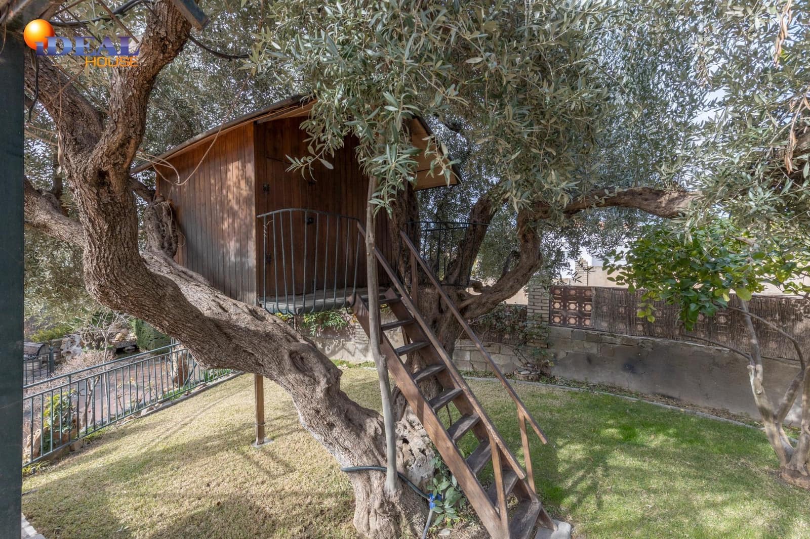 6 soveværelse Villa til salg i Otura med swimmingpool garage - € 540.000 (Ref: 9535875)